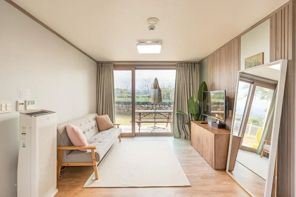 Jeju Aewolae Hyuyang Pension 0*,