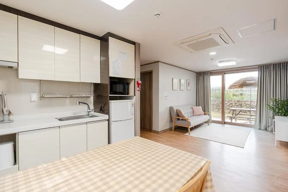 Jeju Aewolae Hyuyang Pension 0*,